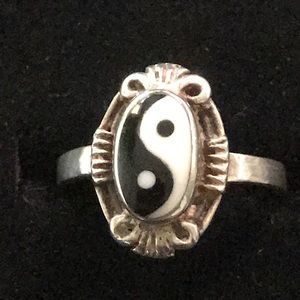 Vintage Ying Yang Sterling Silver Ring Size 6.75